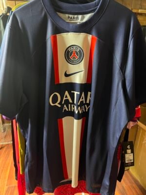 New with tags Paris Saint-Germain Home Messi jersey XL 2022-23