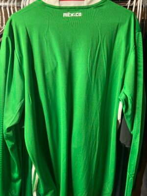 Alternative view of NWT Mexico 16/17 long sleeve Large