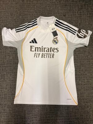 Real Madrid 25/26 Medium
