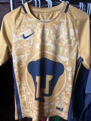 Pumas 16 M or L size is faded